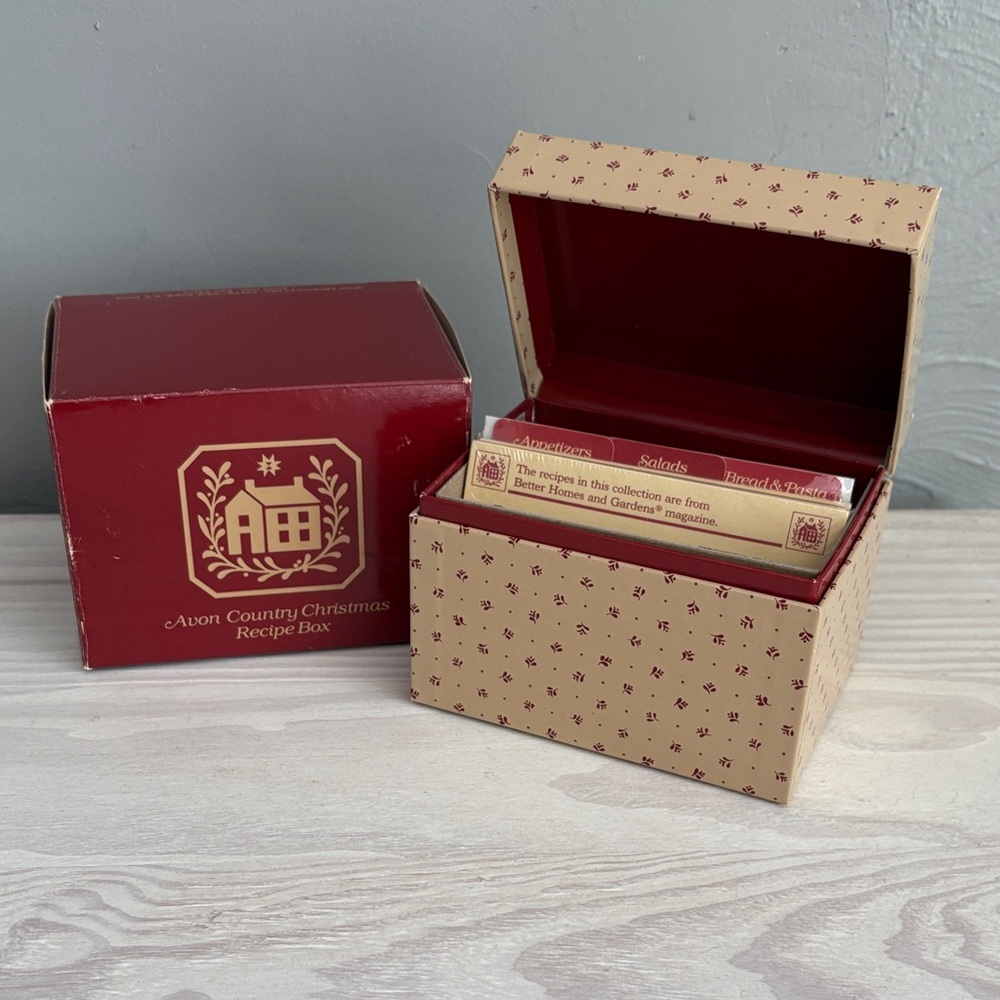 Vintage 1982 Avon Country Christmas Recipe Box with Recipes & Recipe Cards NEW